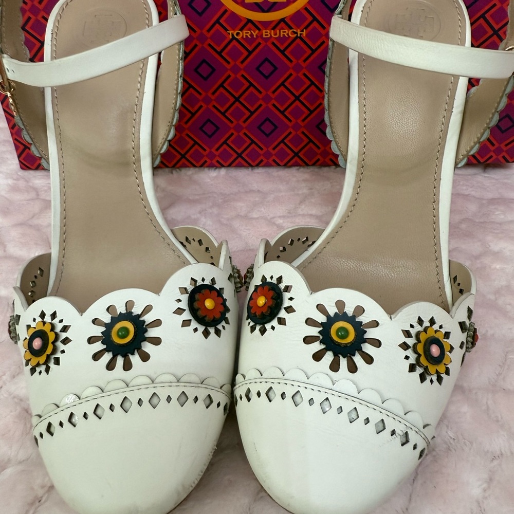 Beautiful Tory Burch Marguerite Slingback High Heels Ivory Floral Leather Sz 6.5 - Picture 4 of 11